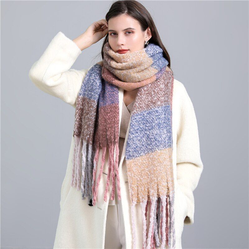 CosyPlaid Scarf – Warm, Trendy Winter Style