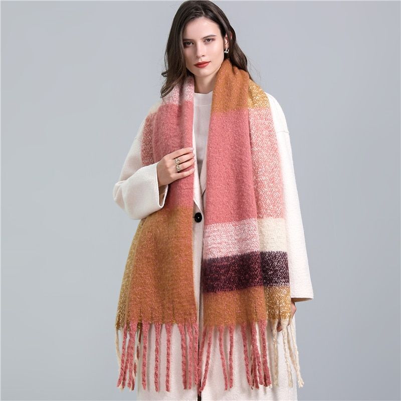CosyPlaid Scarf – Warm, Trendy Winter Style