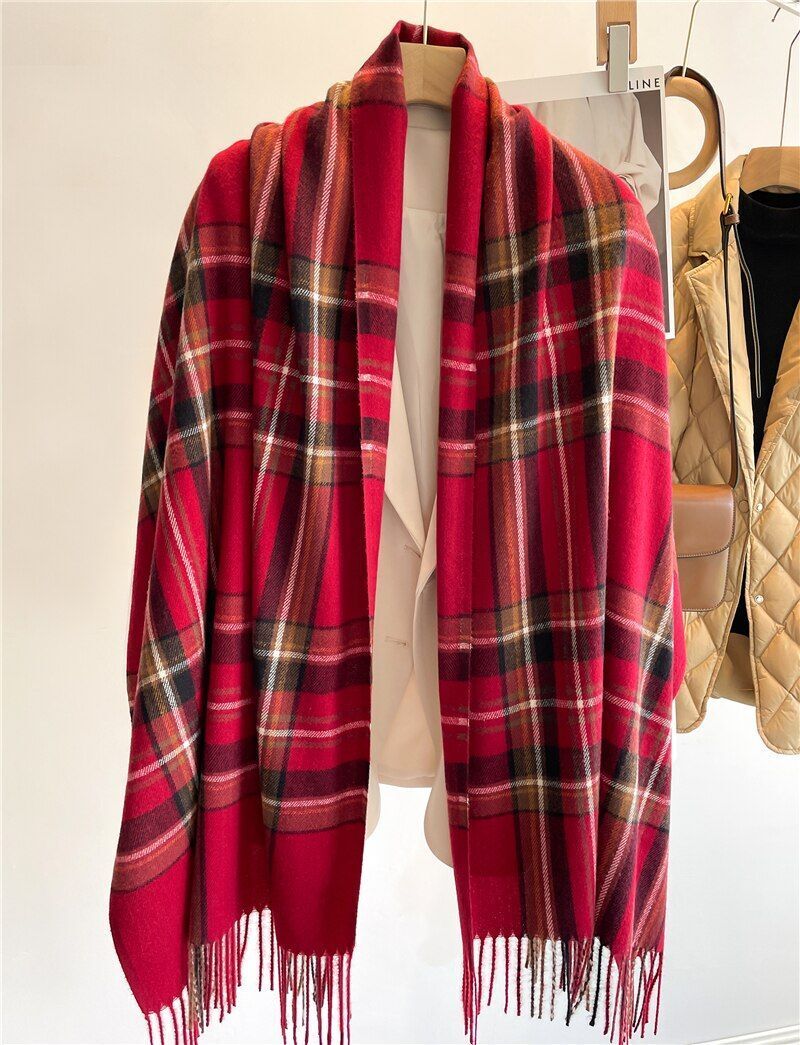 LuxeRuit Scarf - Elegant Winter Accessory for Every Outfit