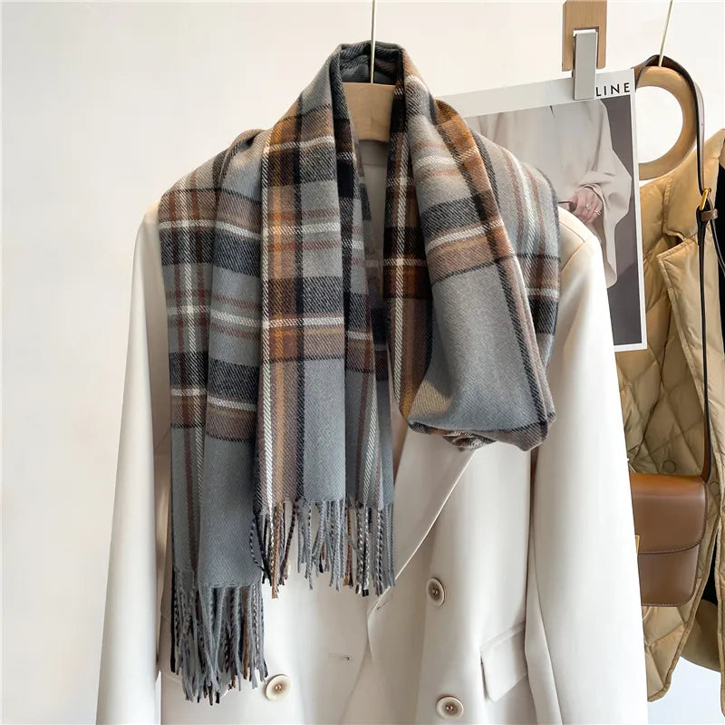 LuxeRuit Scarf - Elegant Winter Accessory for Every Outfit