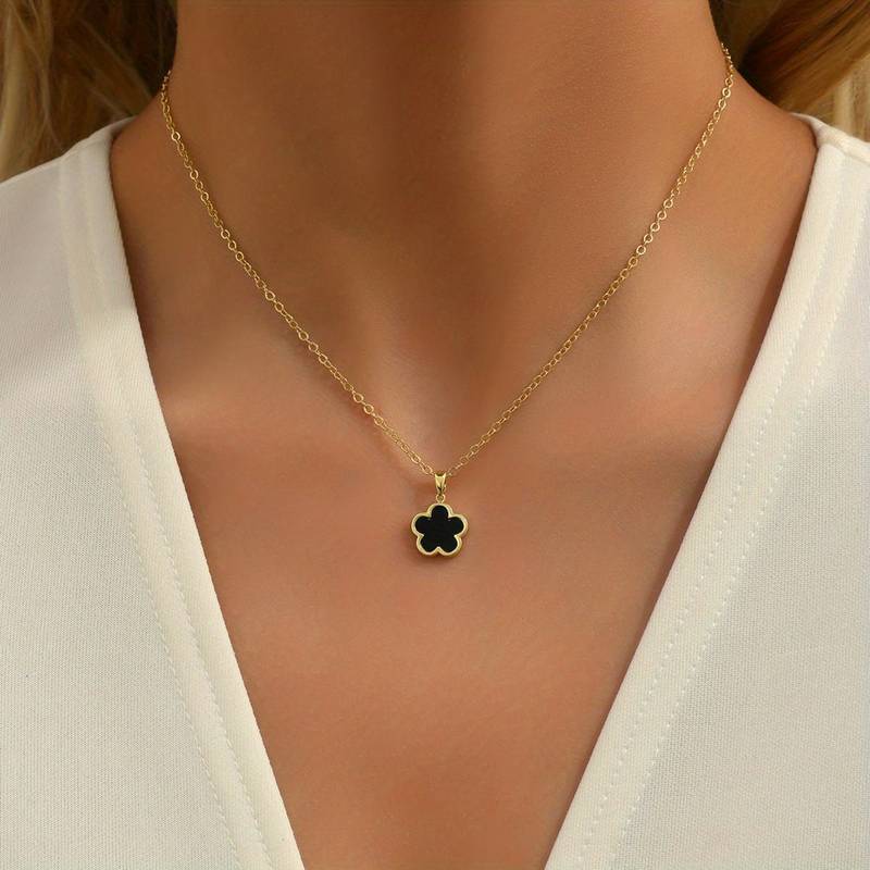 Fiora – Captivating Flower Necklace for Happiness