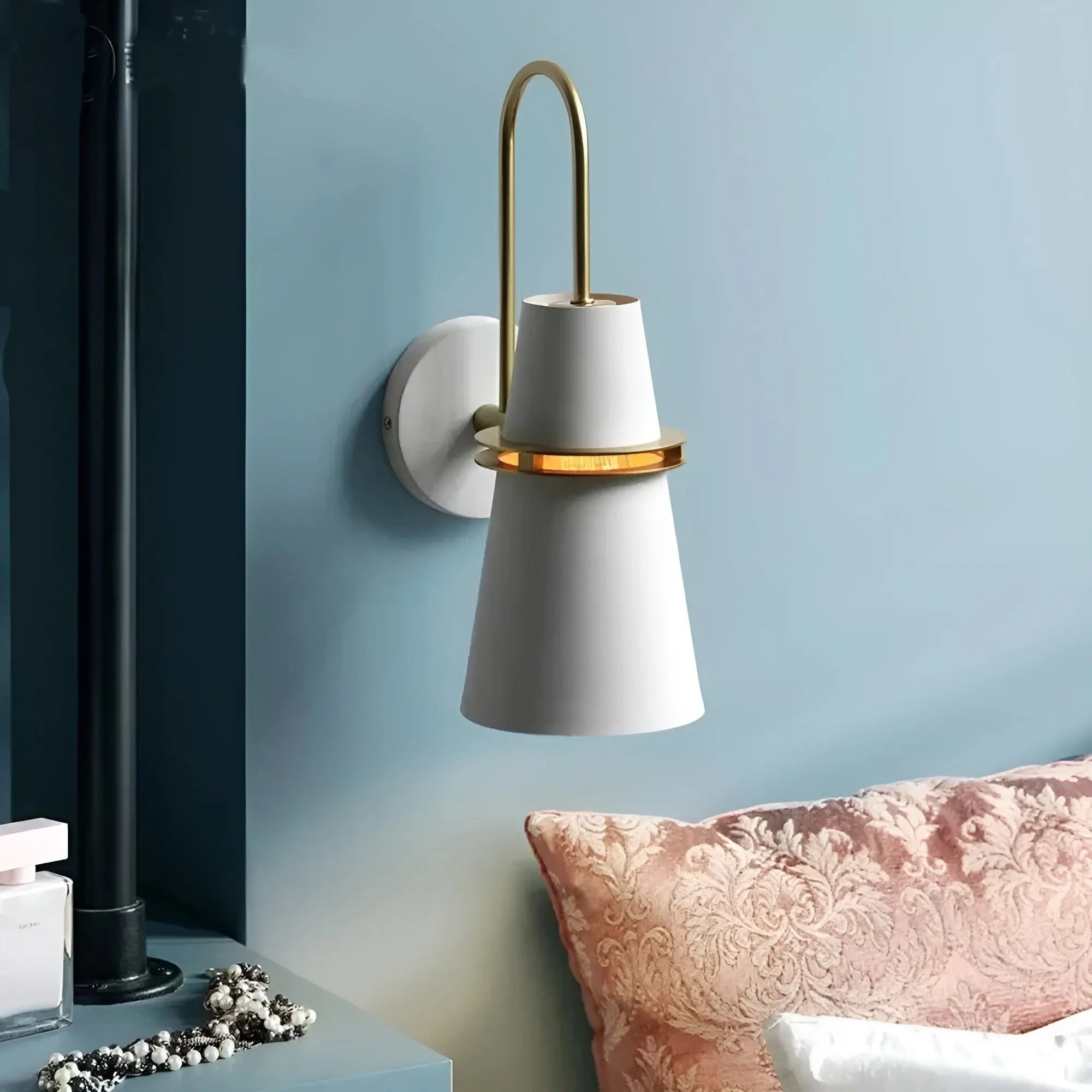 Retro Elegance Wall Lamp - EliteAura Luxury Lighting