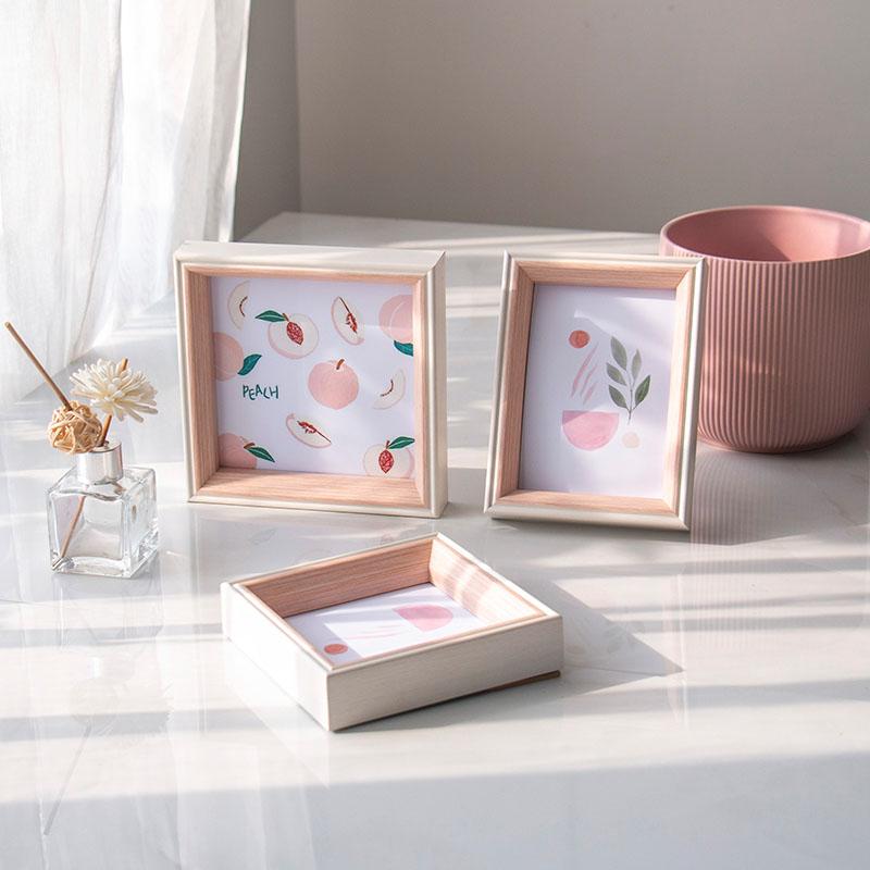 ElegantFrame – Luxurious Photo Frame with Golden Frame