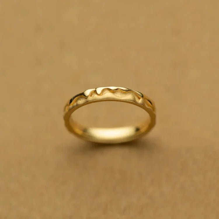 Elegant Sienna Gold Wedding Ring