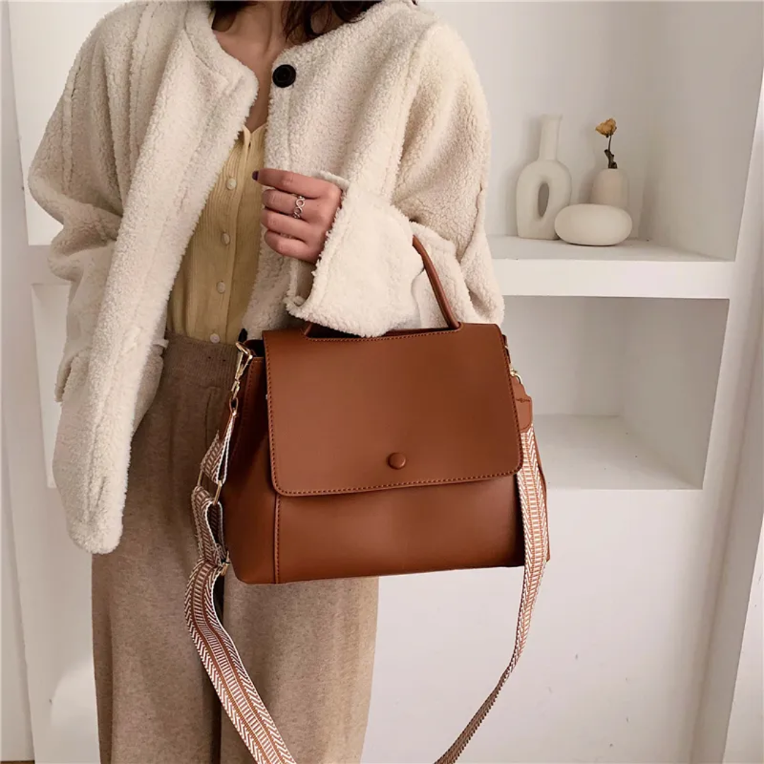 Karen Messenger - Fashionable and Practical Shoulder Bag
