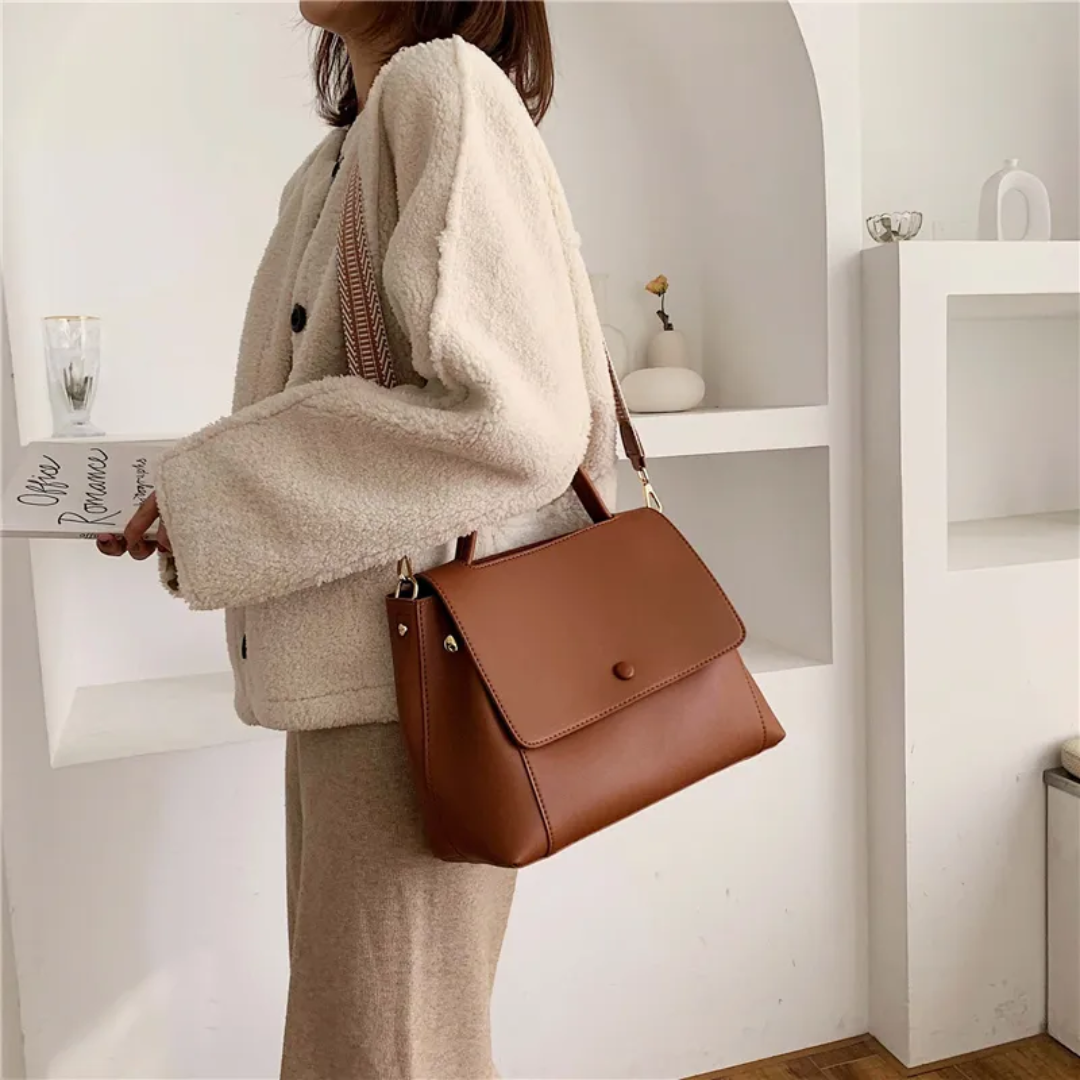 Karen Messenger - Fashionable and Practical Shoulder Bag
