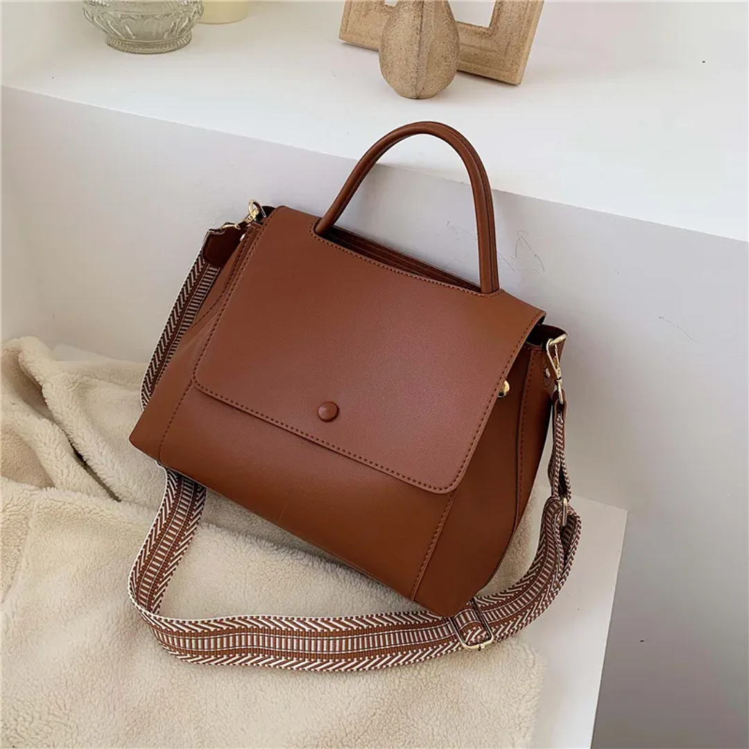 Karen Messenger - Fashionable and Practical Shoulder Bag