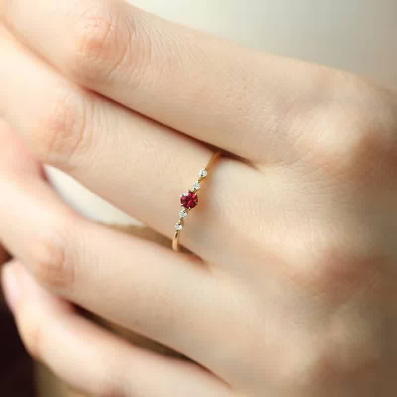 Elara 18K Gold Garnet Ring - A Touch of Elegance