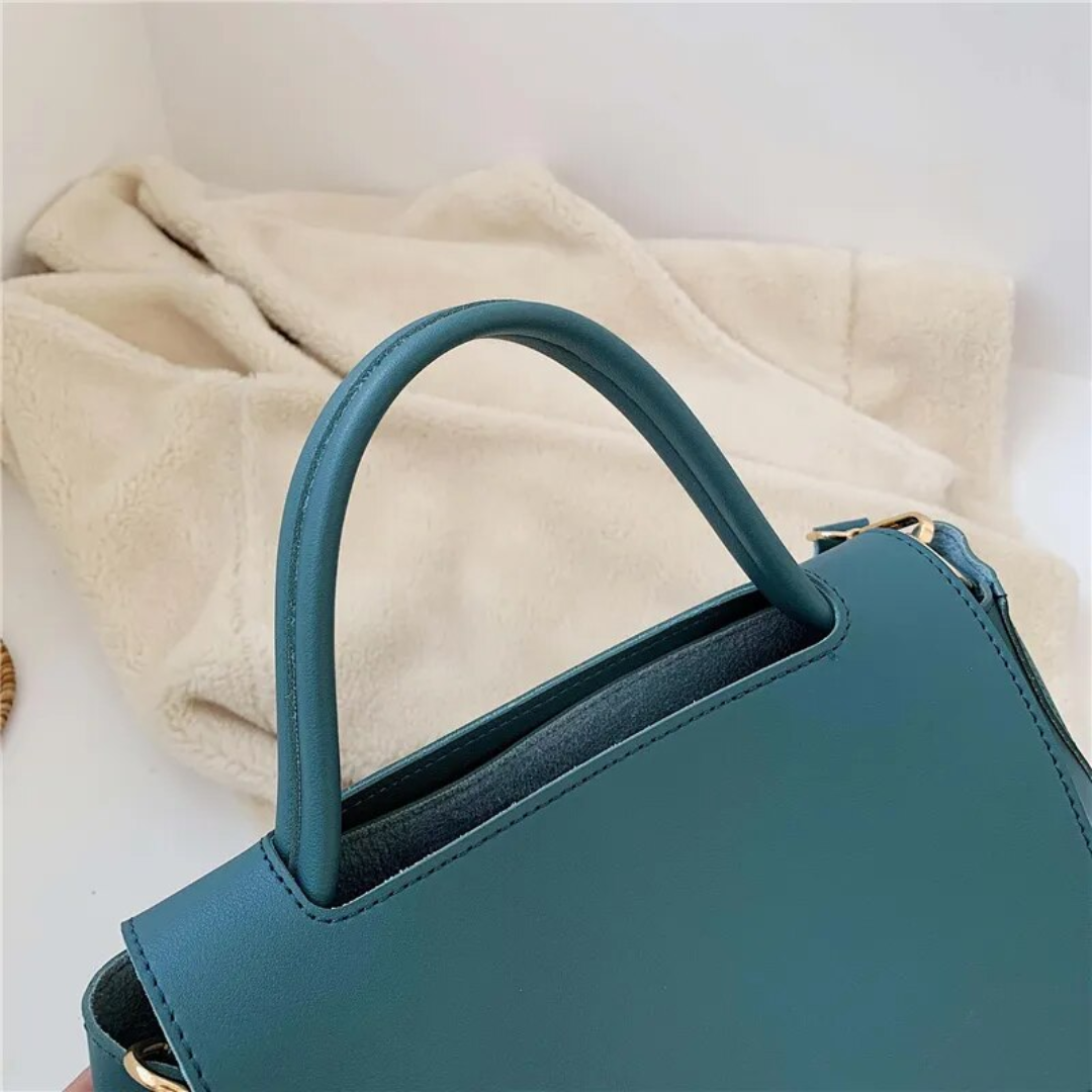 Karen Messenger - Fashionable and Practical Shoulder Bag