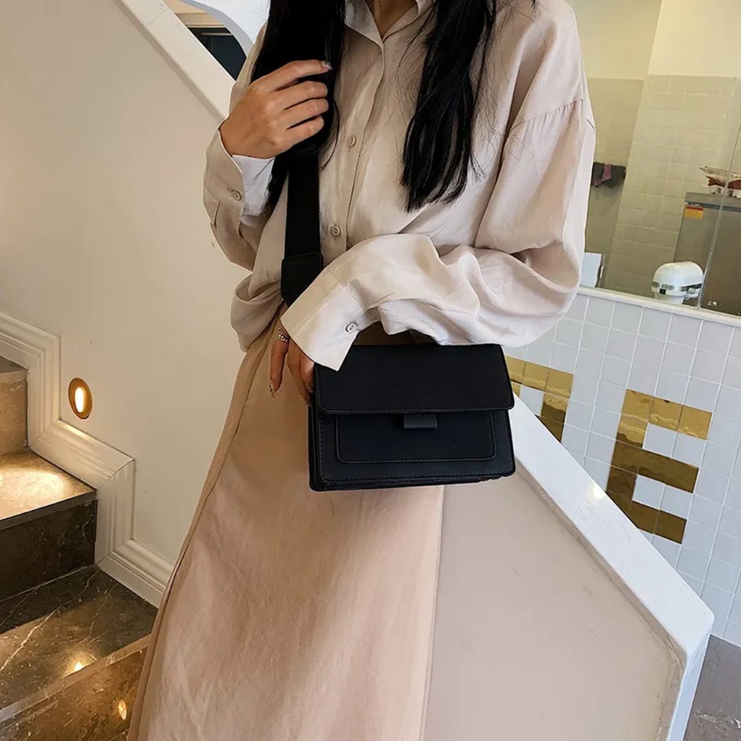 KristelBag - Stylish Crossbody Bag with Flip Opening