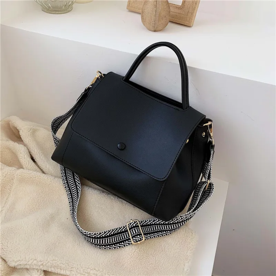 Karen Messenger - Fashionable and Practical Shoulder Bag