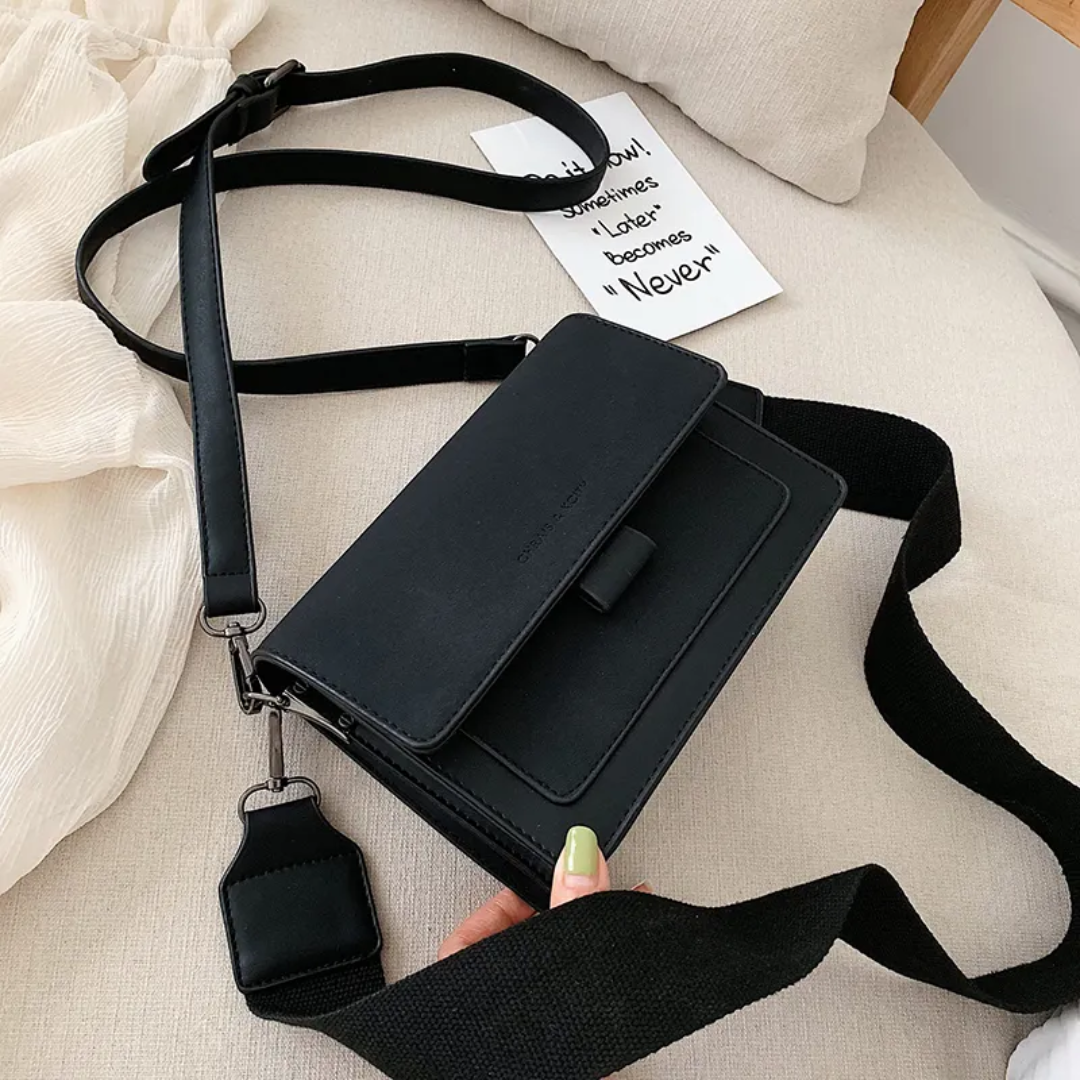 KristelBag - Stylish Crossbody Bag with Flip Opening