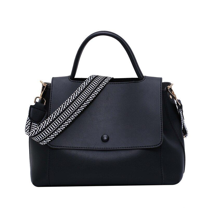 Karen Messenger - Fashionable and Practical Shoulder Bag