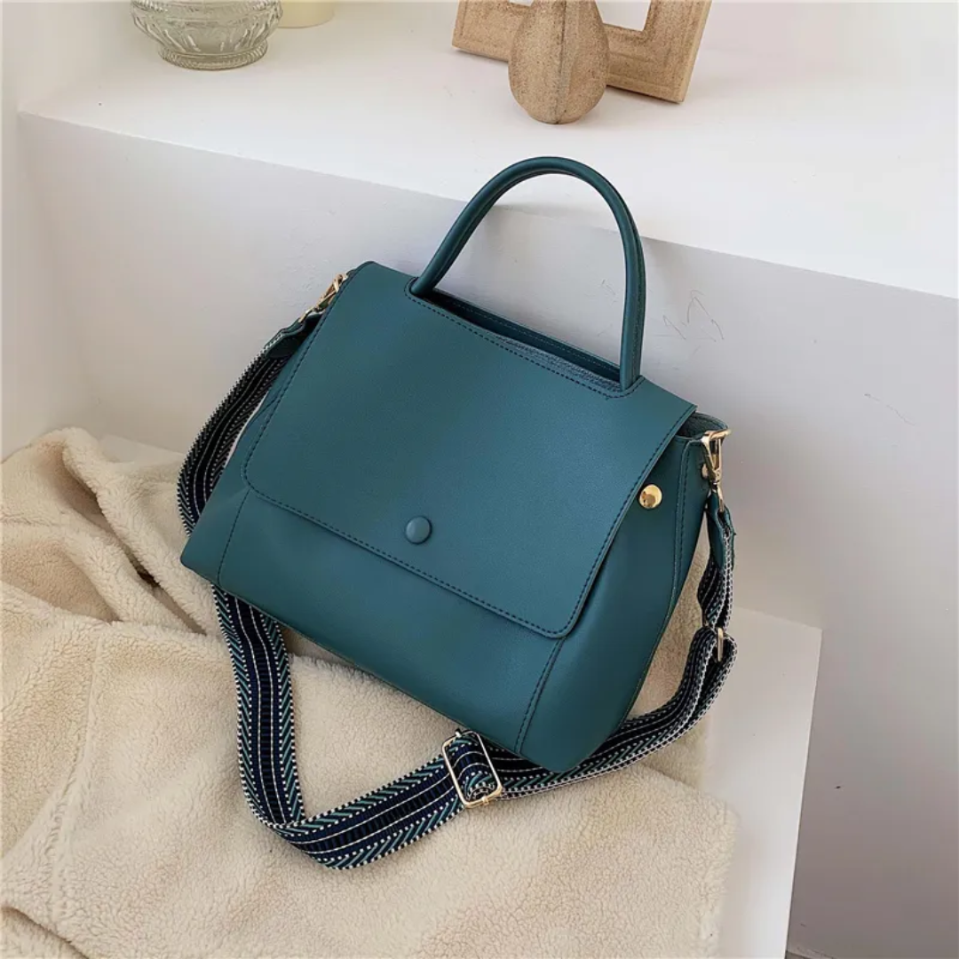 Karen Messenger - Fashionable and Practical Shoulder Bag