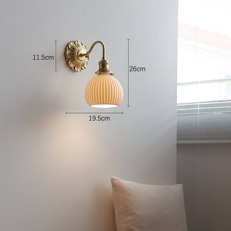 Timeless Elegance - Luxurious Brass Wall Lamp for Stylish Interiors