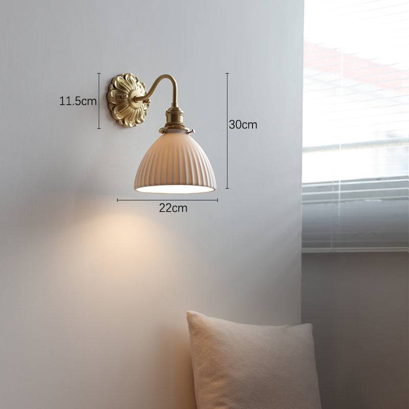 Timeless Elegance - Luxurious Brass Wall Lamp for Stylish Interiors