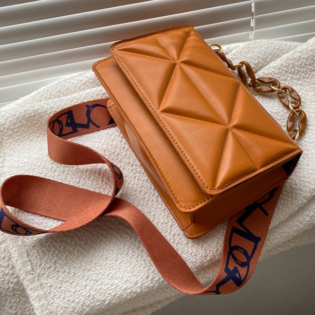 Savannah Chic - Padded Designer Handbag