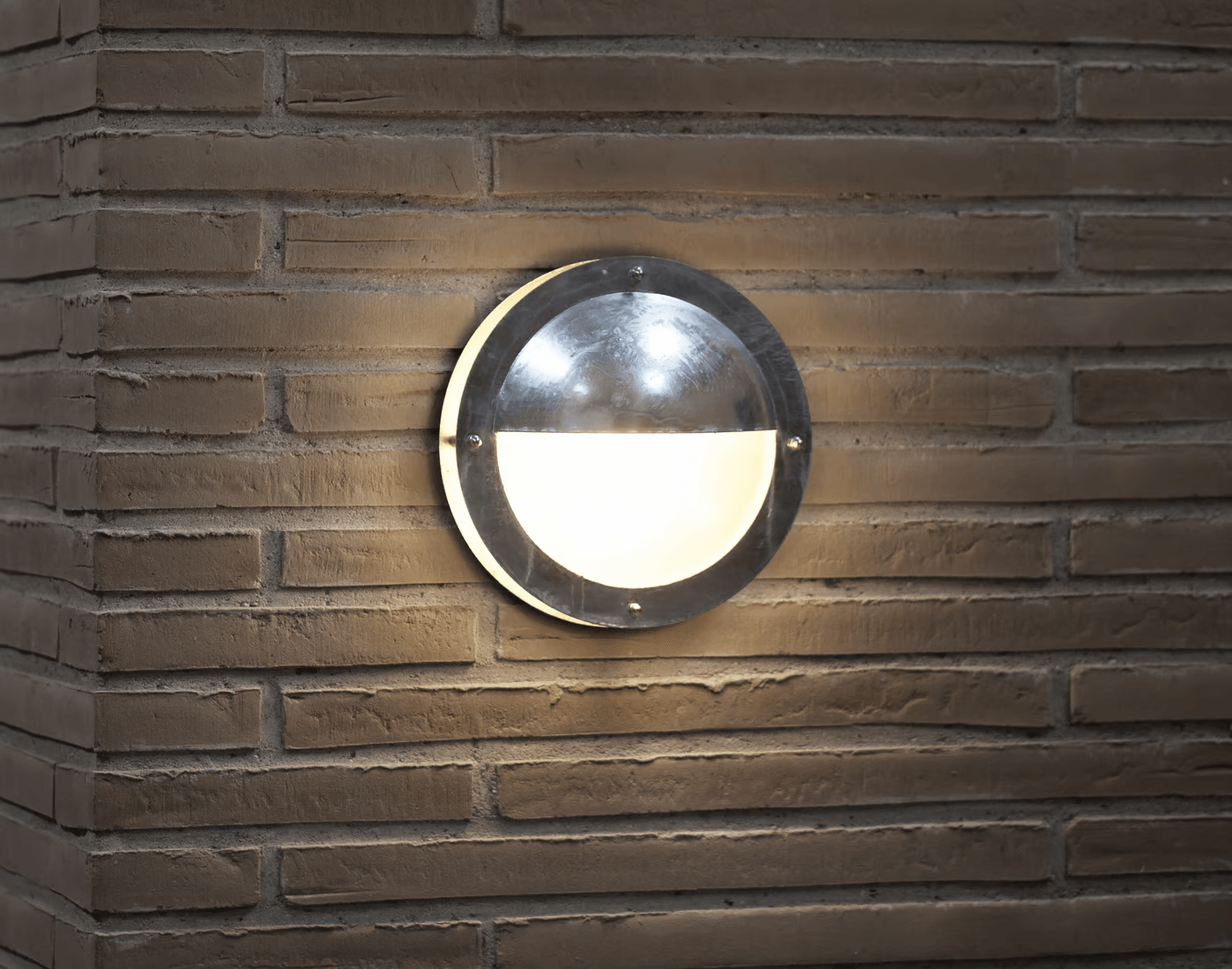 MalteGlow Lamp – Round Integrated LED Outdoor Lighting