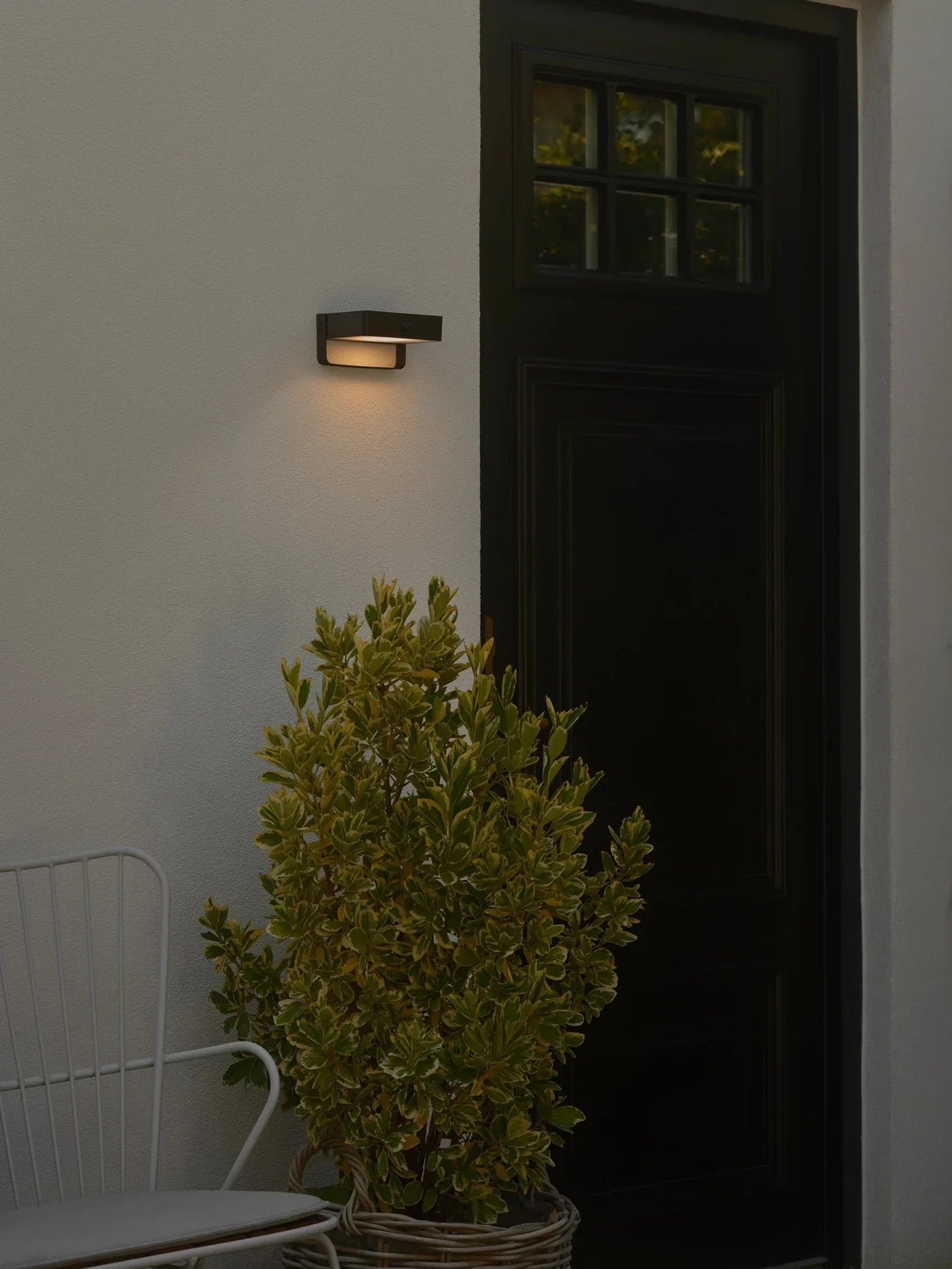 SolarGlow Light - Black Rechargeable LED Outdoor Lamp
