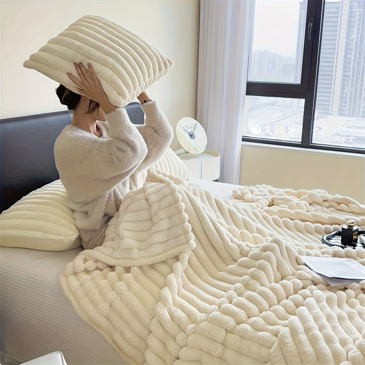 LuxeFleece – Elegant French Style Blanket for Comfort