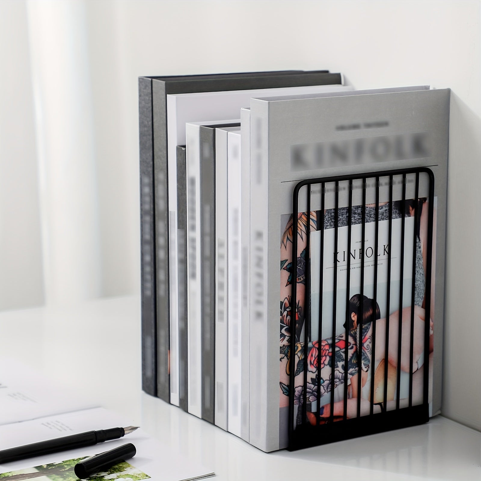 IronHold - Elegant Bookends for Perfect Organization
