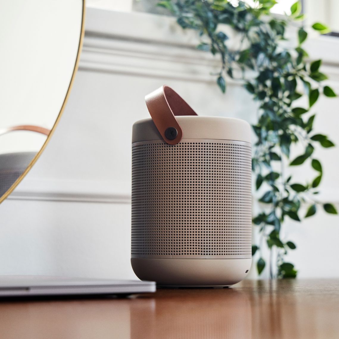 PowerBeat - Portable Bluetooth speaker with long battery life