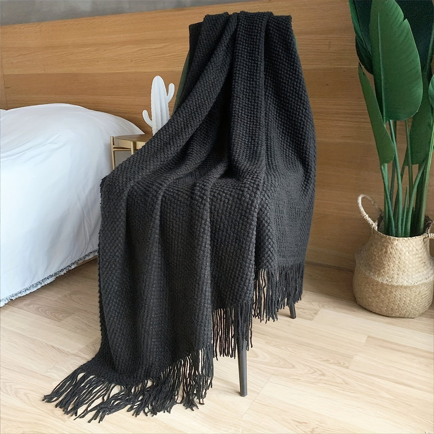 CozyWeave - Stylish Crochet Blanket with Fringes
