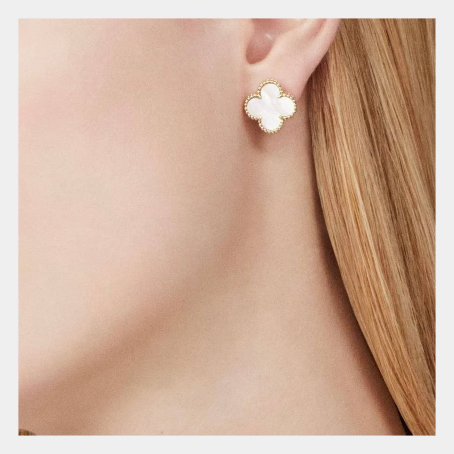 GoldenClove Jewelry Set - Elegant Clover Necklace, Bracelet & Earrings