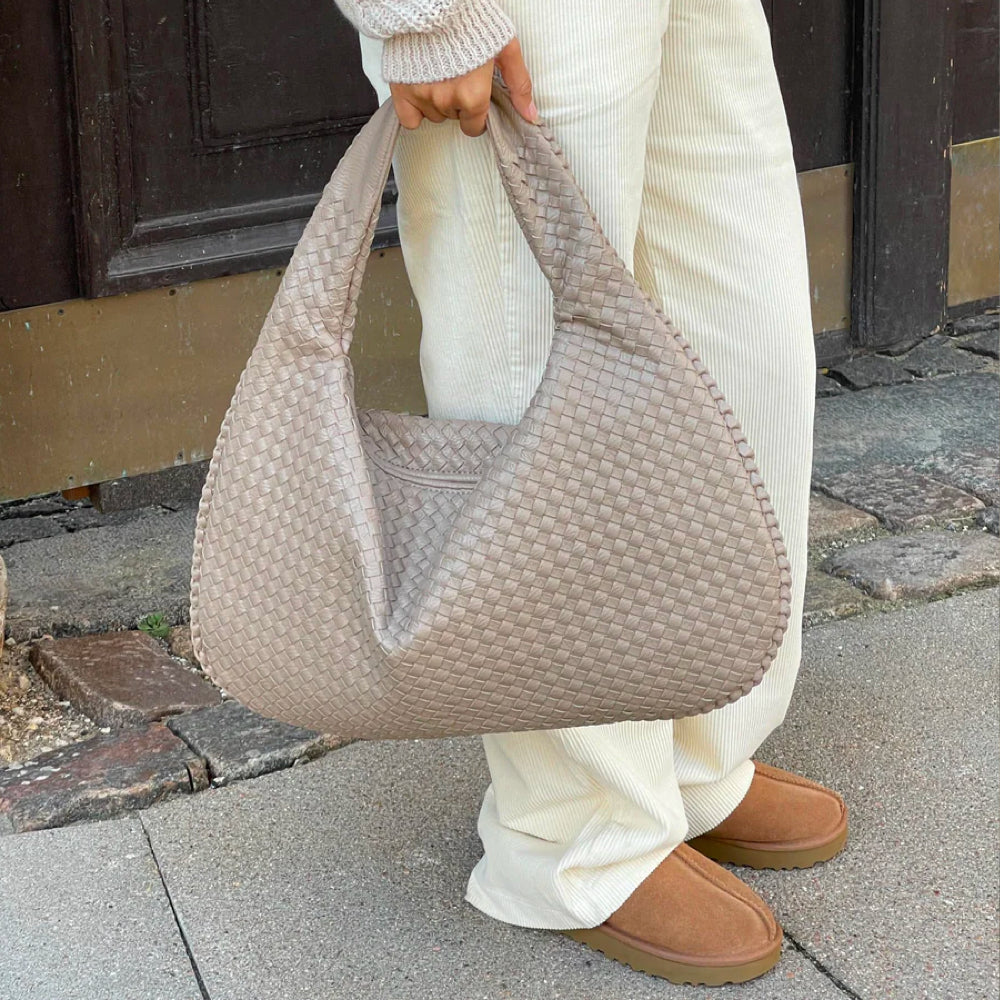 WeaveLux Bag - Elegant Dustpan with Space