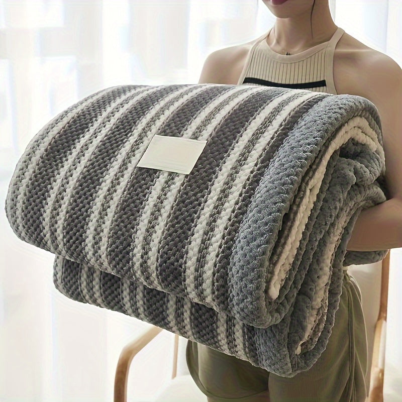 NLDD Coral Chips – Luxurious seasonal blanket for the living room