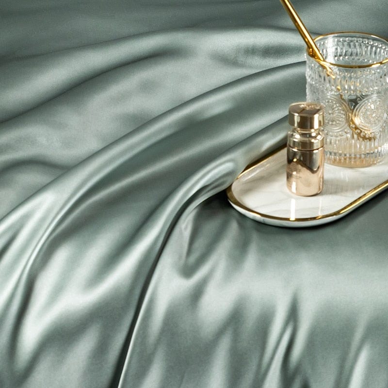 Premium Mulberry Silk Bedding Set – Luxury and Comfort