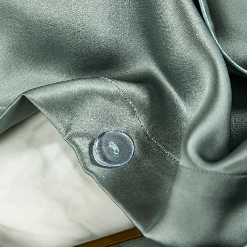 Premium Mulberry Silk Bedding Set – Luxury and Comfort