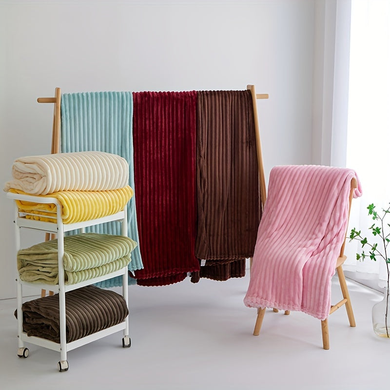 Luxe Flannel Polyester Blanket – Ultimate Comfort & Warmth