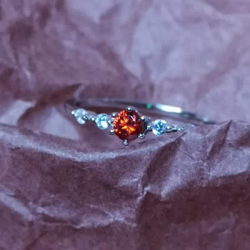 Elara 18K Gold Garnet Ring - A Touch of Elegance