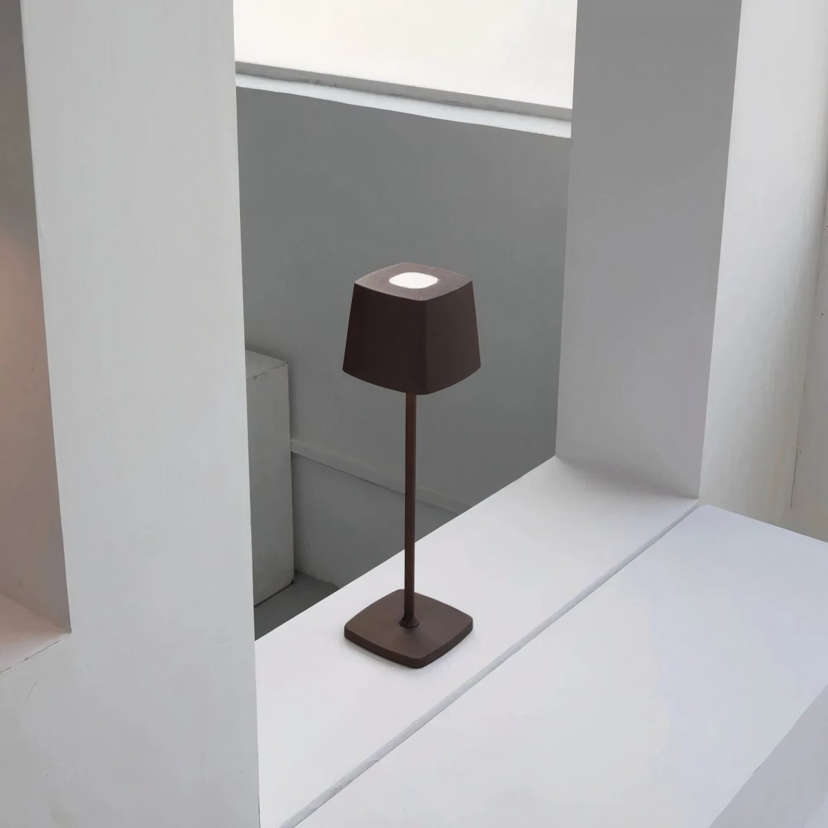 Gleam - Luxurious Wireless Table Lamp with 20 Hours of Lighting