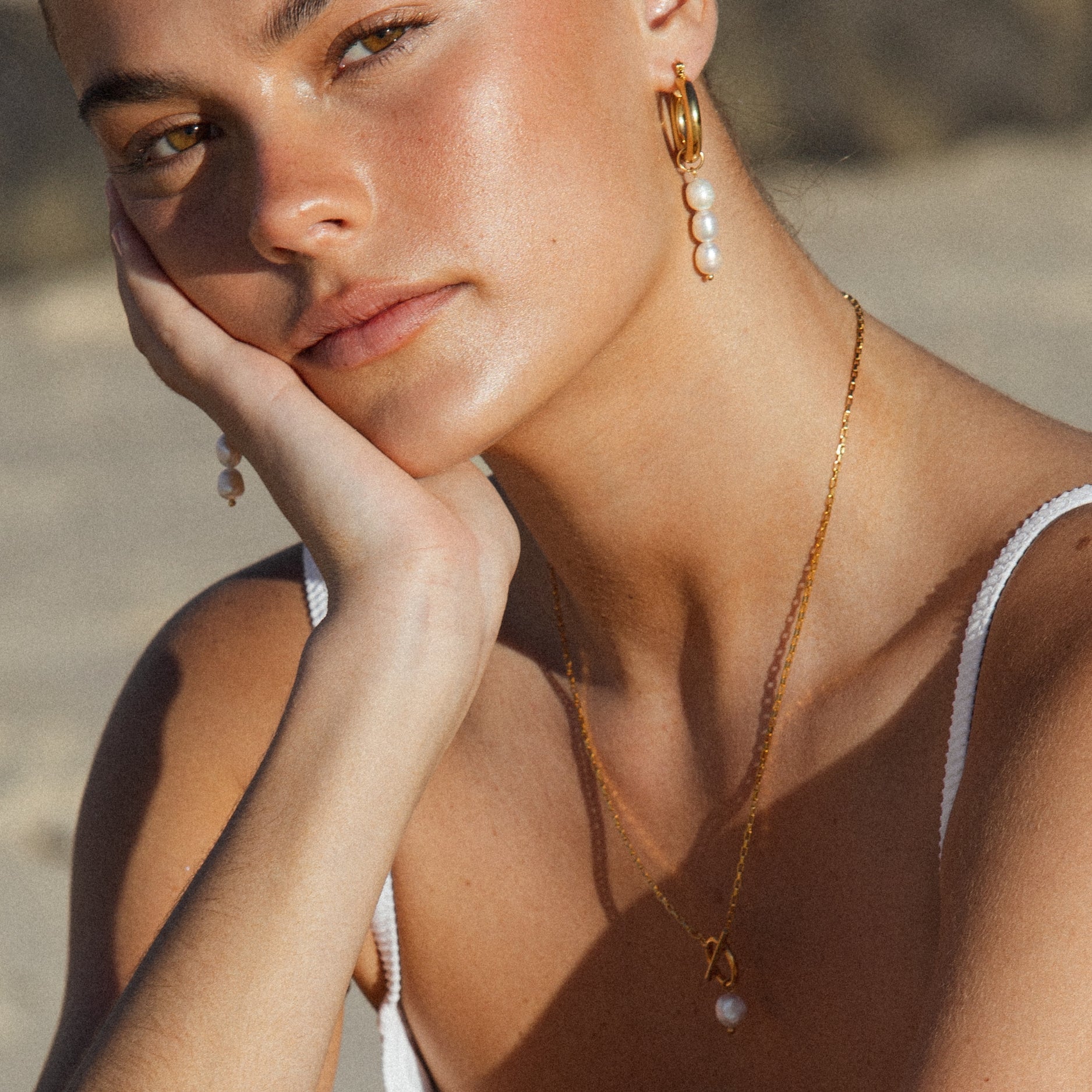 Elegant Pearl Necklace with Fine Clasp - Lucía