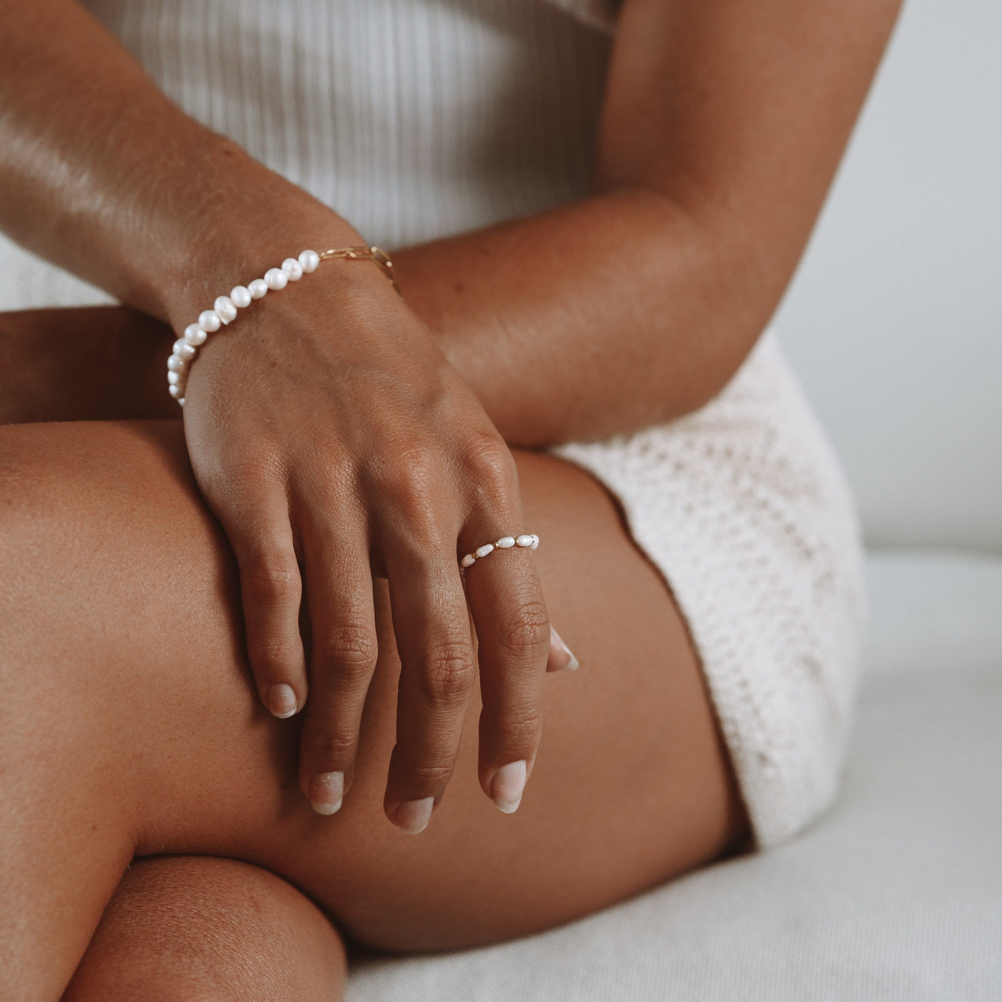 Elegant women's ring - the Isle collection