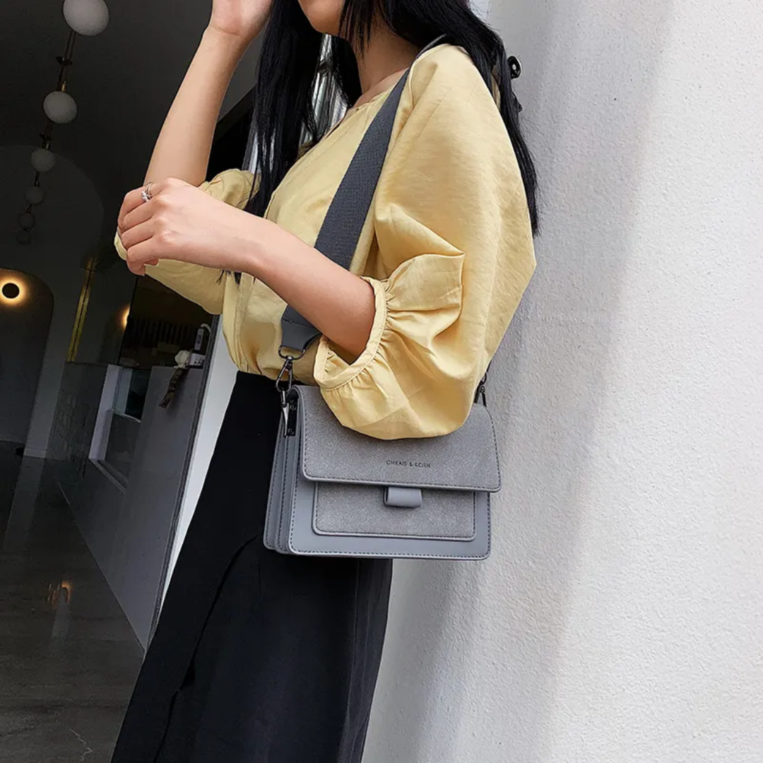 KristelBag - Stylish Crossbody Bag with Flip Opening