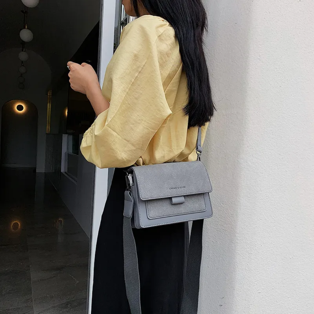 KristelBag - Stylish Crossbody Bag with Flip Opening