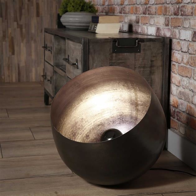BaselNickel – Refined Table Lamp for Elegant Interiors