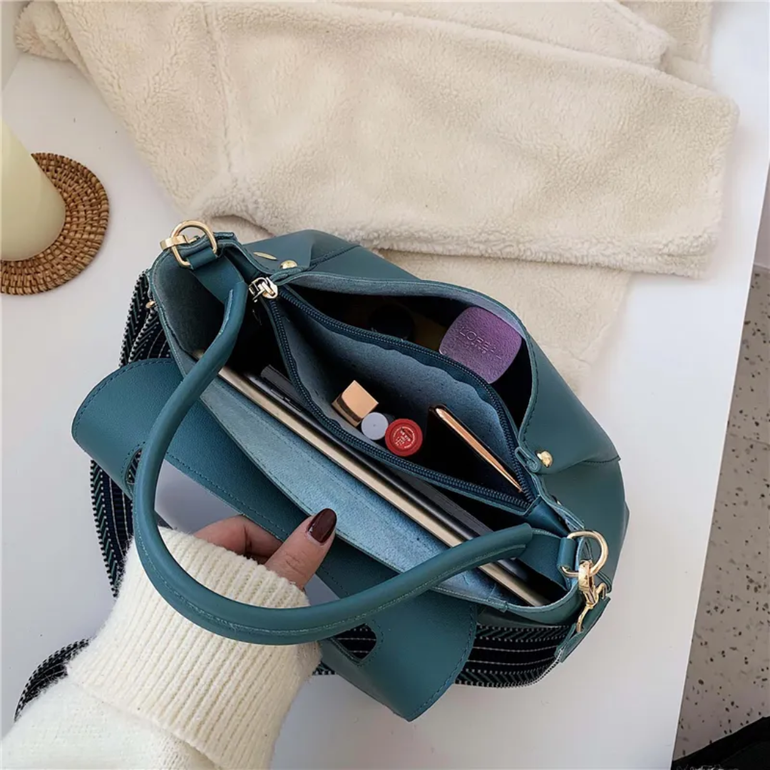 Karen Messenger - Fashionable and Practical Shoulder Bag