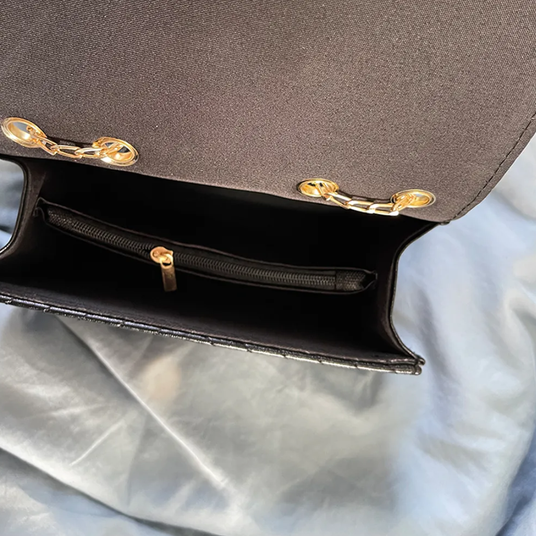 Jannete Luxe Handbag – Timeless Elegance for Every Occasion