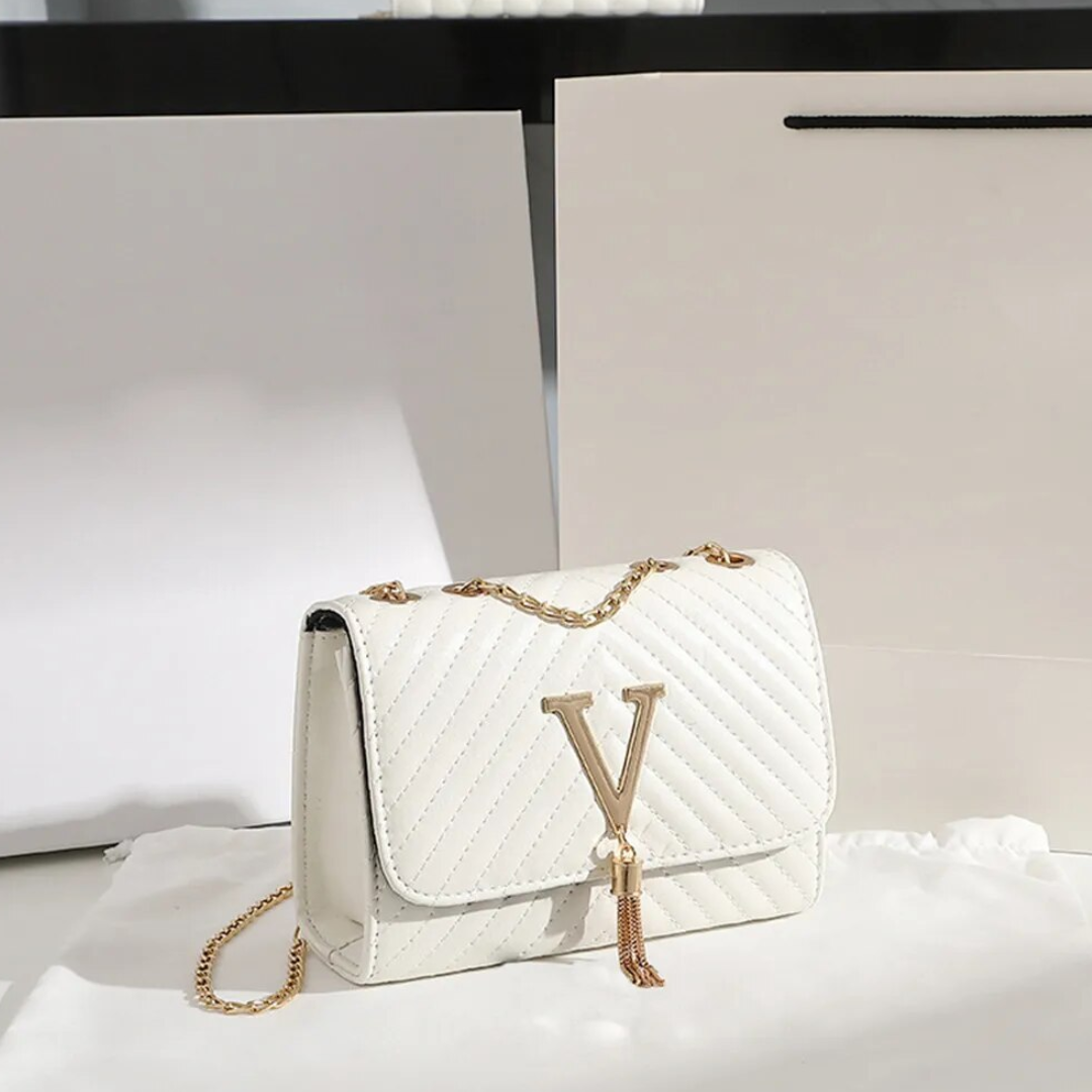 Jannete Luxe Handbag – Timeless Elegance for Every Occasion