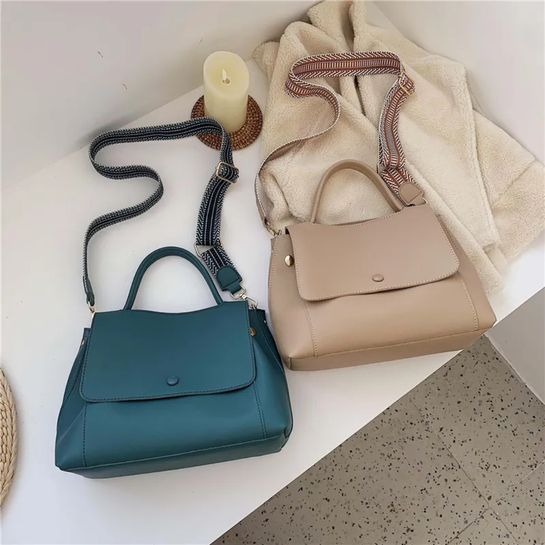 Karen Messenger - Fashionable and Practical Shoulder Bag
