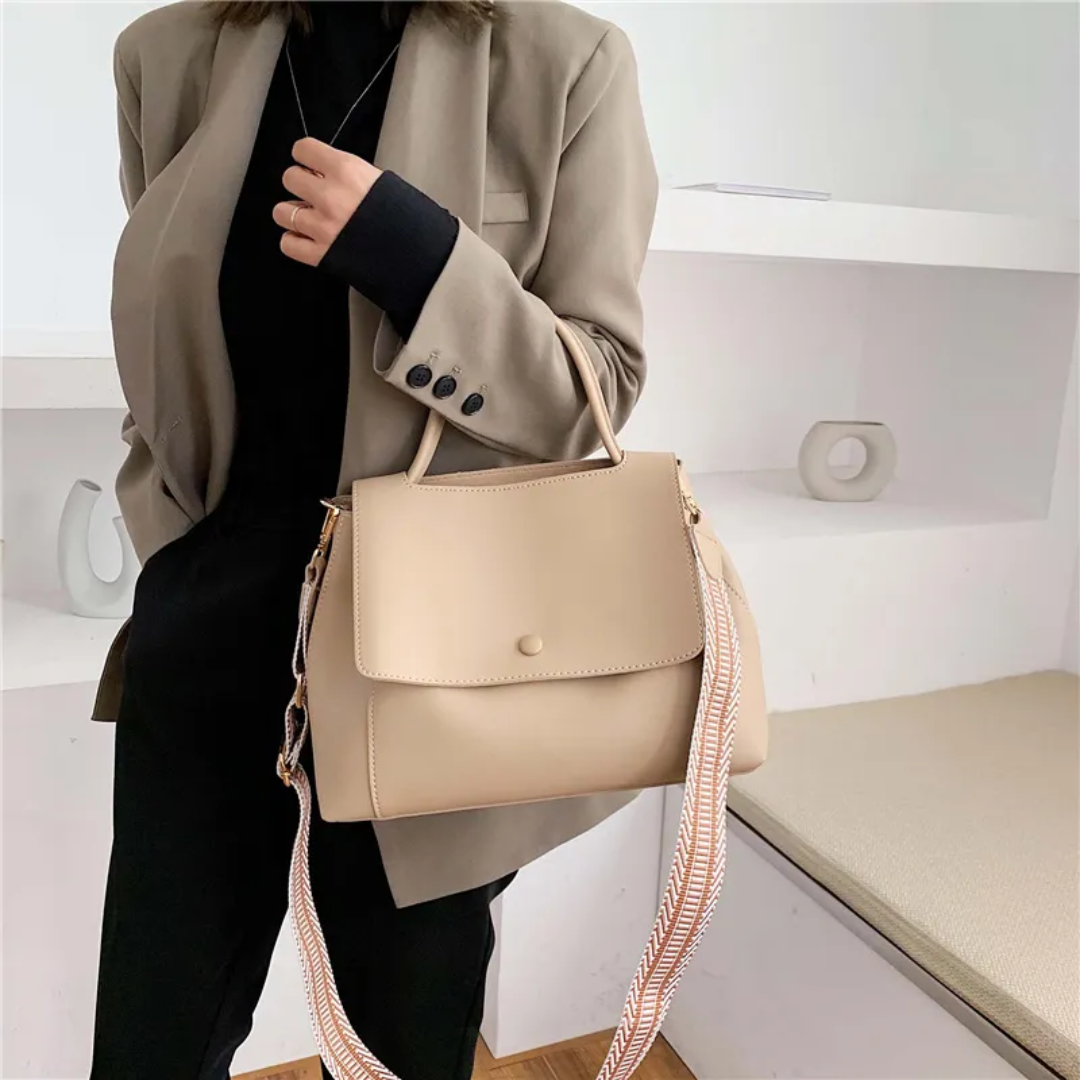Karen Messenger - Fashionable and Practical Shoulder Bag