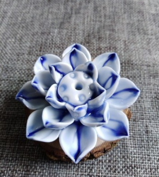 LotusBloom Incense Holder - Elegant Fragrance Accessory for the Home