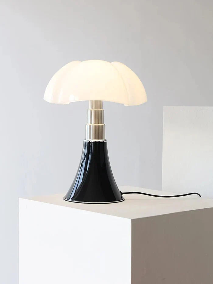 FloraLuxe - Elegant Flower Table Lamp for Interior Design