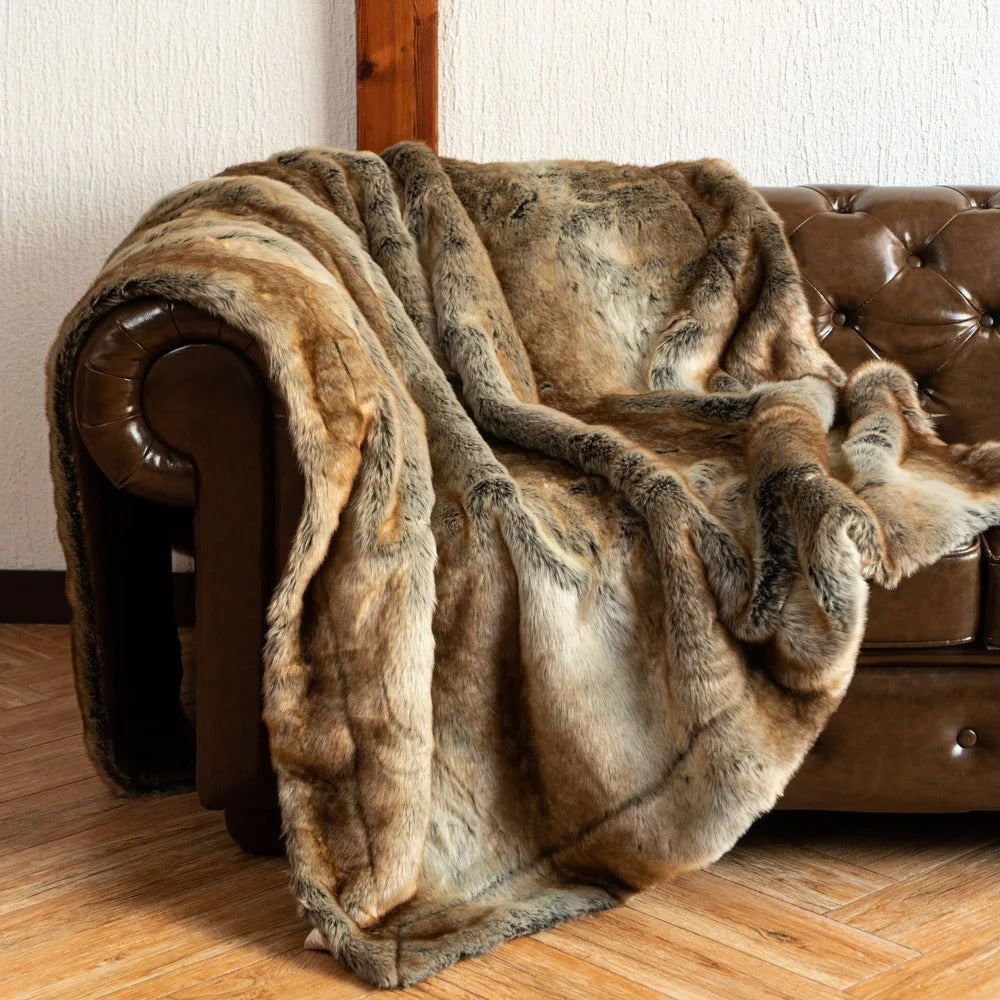 FauxFur Bliss – Luxurious Synthetic Fleece Blanket for Extra Comfort