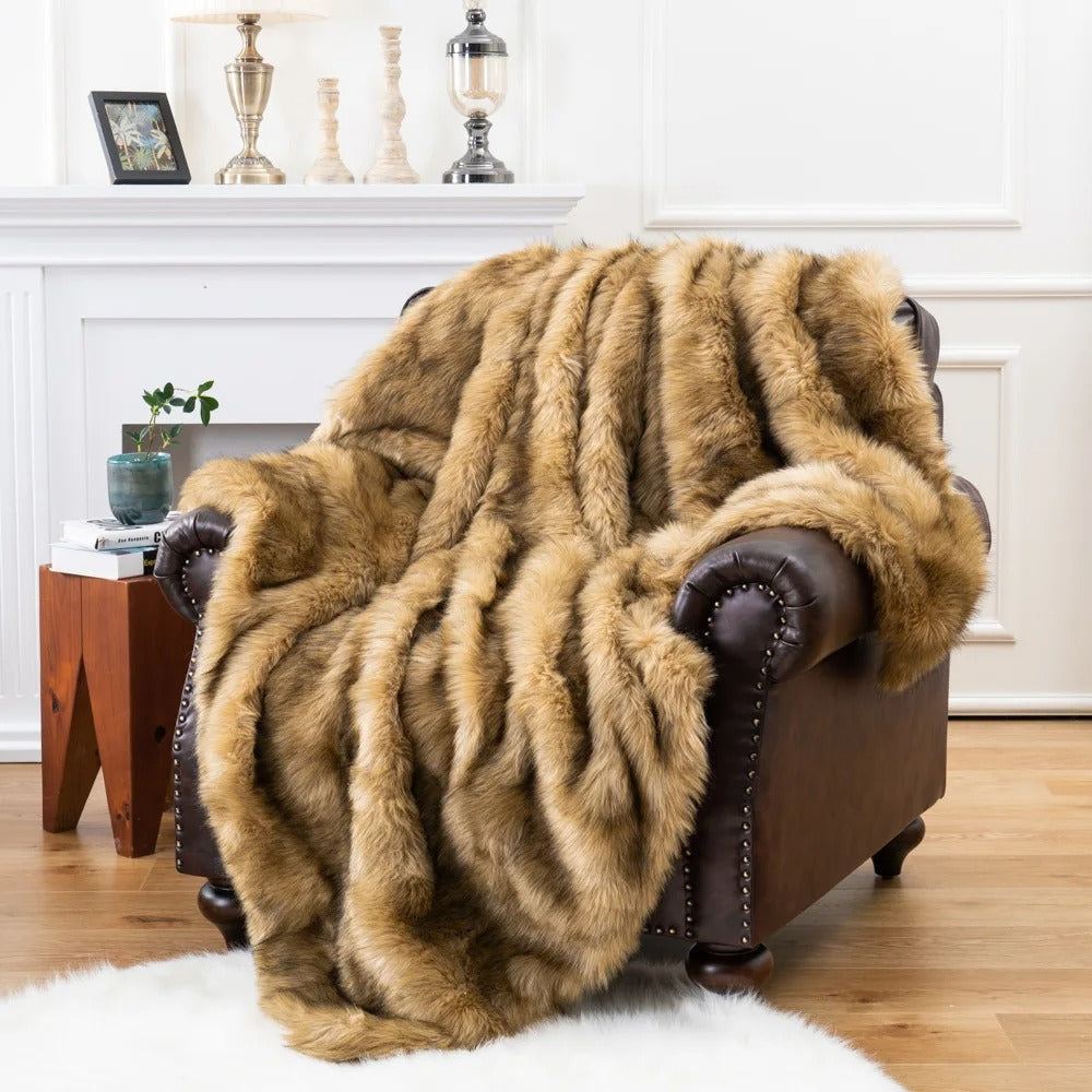 FauxFur Bliss – Luxurious Synthetic Fleece Blanket for Extra Comfort