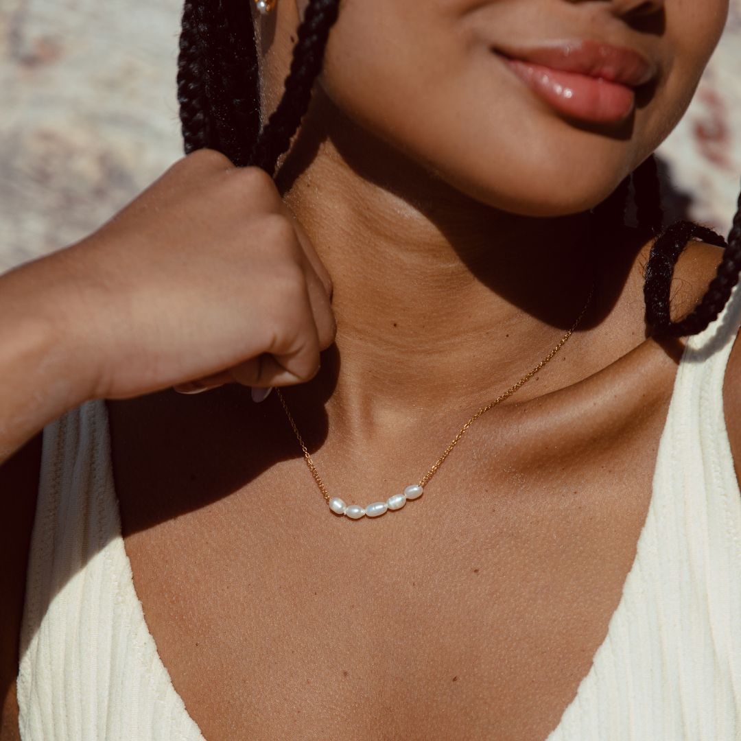 Elegant Celina Halsband med Lyxiga Sötvattenspärlor
